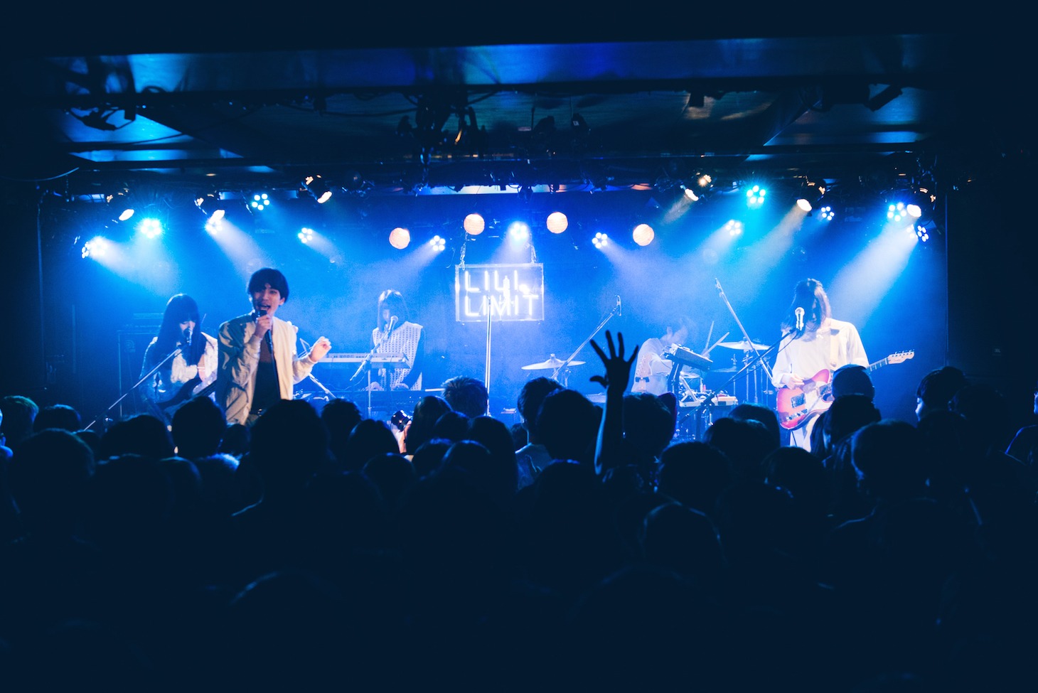 LILI LIMIT「#apieceofcake release tour oneman show」の様子。（撮影：永峰拓也）