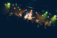 LILI LIMIT「#apieceofcake release tour oneman show」の様子。（撮影：永峰拓也）