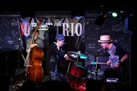 3月15日に行われたH ZETTRIO「WONDERFUL FLIGHT TOUR 2016 ～Acoustic & Electric～」京都・ライブスポットラグ公演の様子。（写真提供：worldapart）