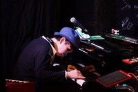 3月15日に行われたH ZETTRIO「WONDERFUL FLIGHT TOUR 2016 ～Acoustic & Electric～」京都・ライブスポットラグ公演の様子。（写真提供：worldapart）