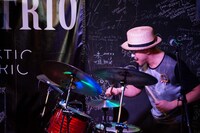 3月15日に行われたH ZETTRIO「WONDERFUL FLIGHT TOUR 2016 ～Acoustic & Electric～」京都・ライブスポットラグ公演の様子。（写真提供：worldapart）