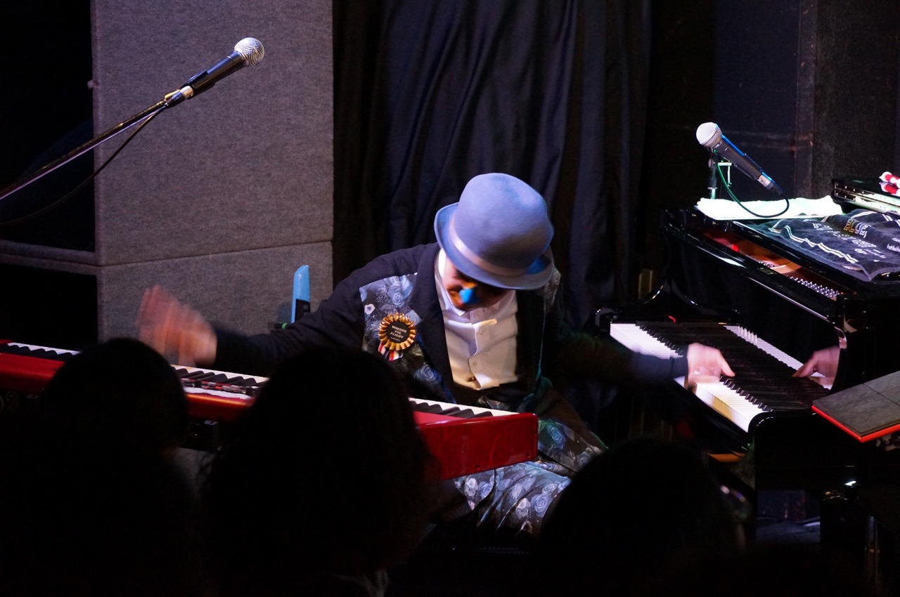 3月15日に行われたH ZETTRIO「WONDERFUL FLIGHT TOUR 2016 ～Acoustic & Electric～」京都・ライブスポットラグ公演の様子。（写真提供：worldapart）