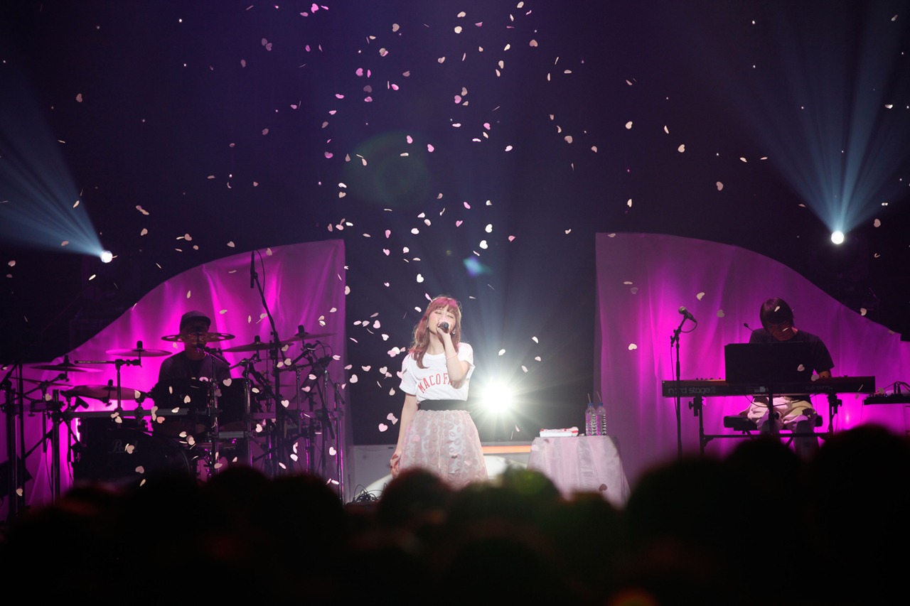 MACO「FIRST KISS TOUR 2016」豊洲PIT公演の様子。（写真提供：Virgin Music）