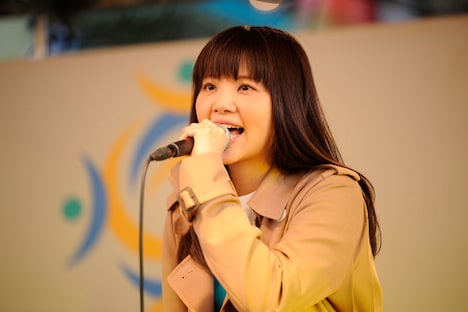 吉岡聖恵（Vo）（写真提供：EPICレコードジャパン）