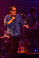 井上陽水（撮影：有賀幹夫）