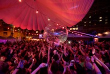 「SXSW 2016」での水曜日のカンパネラのライブの様子。（提供：ワーナーミュージック・ジャパン）