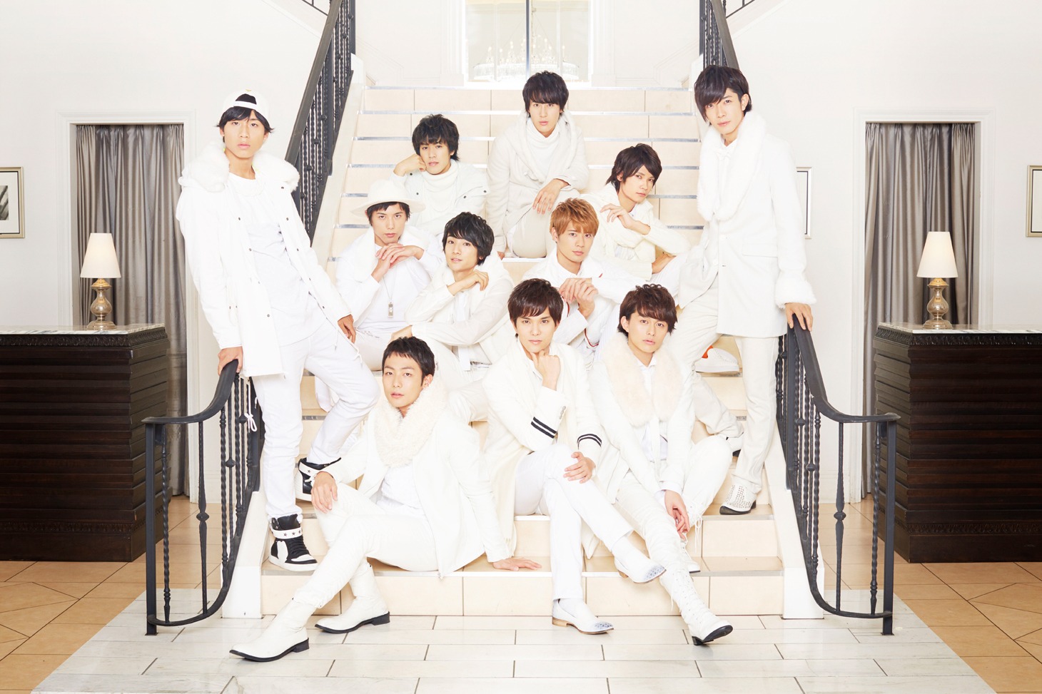 BOYS AND MEN。上段右から2人目が若菜太喜。