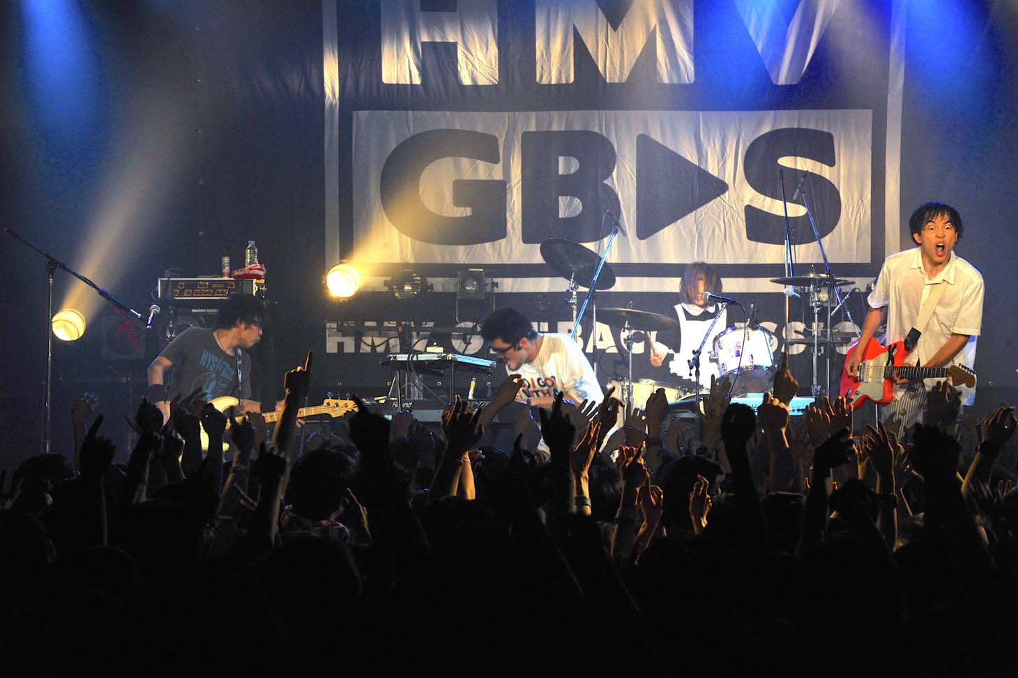 「MV GET BACK SESSION『友だちを殺してまで。』LIVE」3月15日の東京・LIQUIDROOM公演の様子。（撮影：佐藤哲郎）