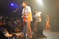 「MV GET BACK SESSION『友だちを殺してまで。』LIVE」3月15日の東京・LIQUIDROOM公演の様子。（撮影：佐藤哲郎）