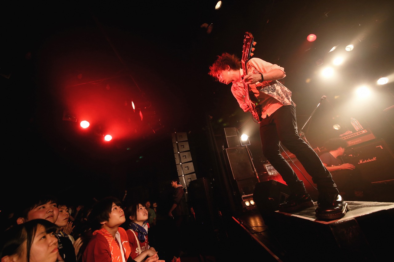 黒田隼之介（G, Cho）（撮影：後藤壮太郎）