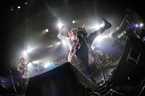 sumika「Re:Birth Tour」東京・LIQUIDROOM公演の様子。(撮影:後藤壮太郎)