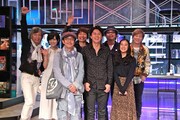 前列左からリリー・フランキー、福山雅治、蒼井優、後列左から三沢またろう、山本彩、宮田和弥、奥田民生、小室哲哉。 (c)フジテレビ