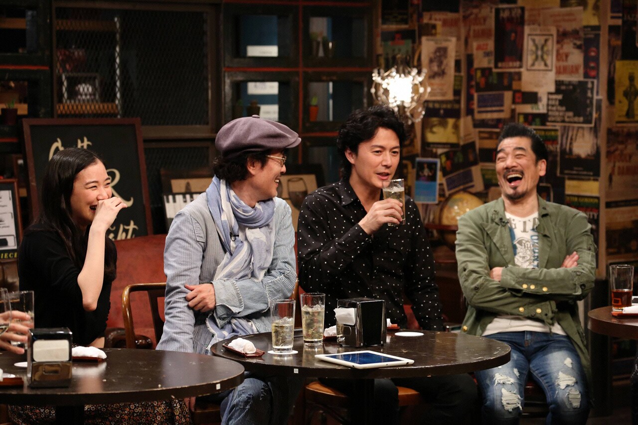 左から蒼井優、リリー・フランキー、福山雅治、宇崎竜童。 (c)フジ