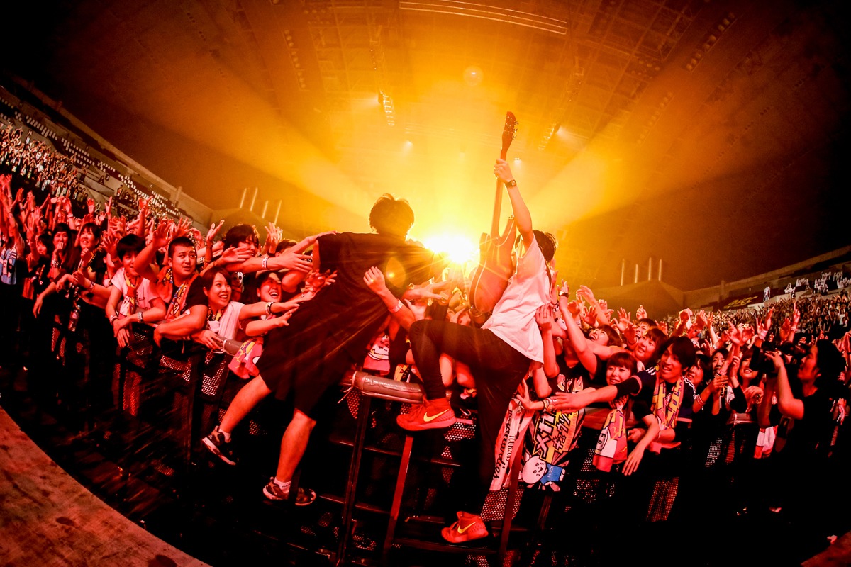 キュウソネコカミ「DMCC -REAL ONEMAN TOUR- EXTRA!!!」3月19日の千葉・幕張イベントホール公演の様子。（Photo by Viola Kam [V'z Twinkle Photography]）