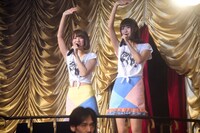 サブステージから登場したバニラビーンズ。