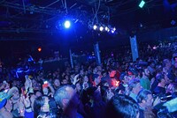 Elysium内の観客。