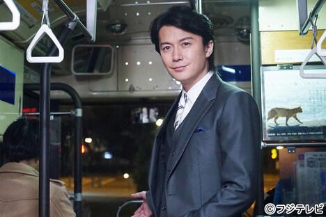 ショートドラマ「バスの迷惑客に神対応！」のワンシーン。