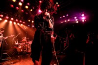 ドレスコーズ「the dresscodes R.I.P. TOUR」神奈川・Yokohama Bay Hall公演の様子。（Photo by HAJIME KAMIIISAKA）