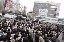 flumpoolミニライブの様子。（Photo by Hajime Kamiiisaka）
