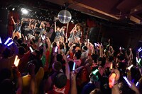 「ップアップガールズ（仮）全国47都道府県ツアー2015-2016 ～RUN! アプガ RUN! ダッシュ 沖縄ファイナル決戦～」の様子。