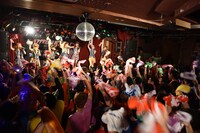「ップアップガールズ（仮）全国47都道府県ツアー2015-2016 ～RUN! アプガ RUN! ダッシュ 沖縄ファイナル決戦～」の様子。