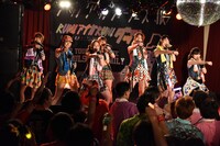 「ップアップガールズ（仮）全国47都道府県ツアー2015-2016 ～RUN! アプガ RUN! ダッシュ 沖縄ファイナル決戦～」の様子。