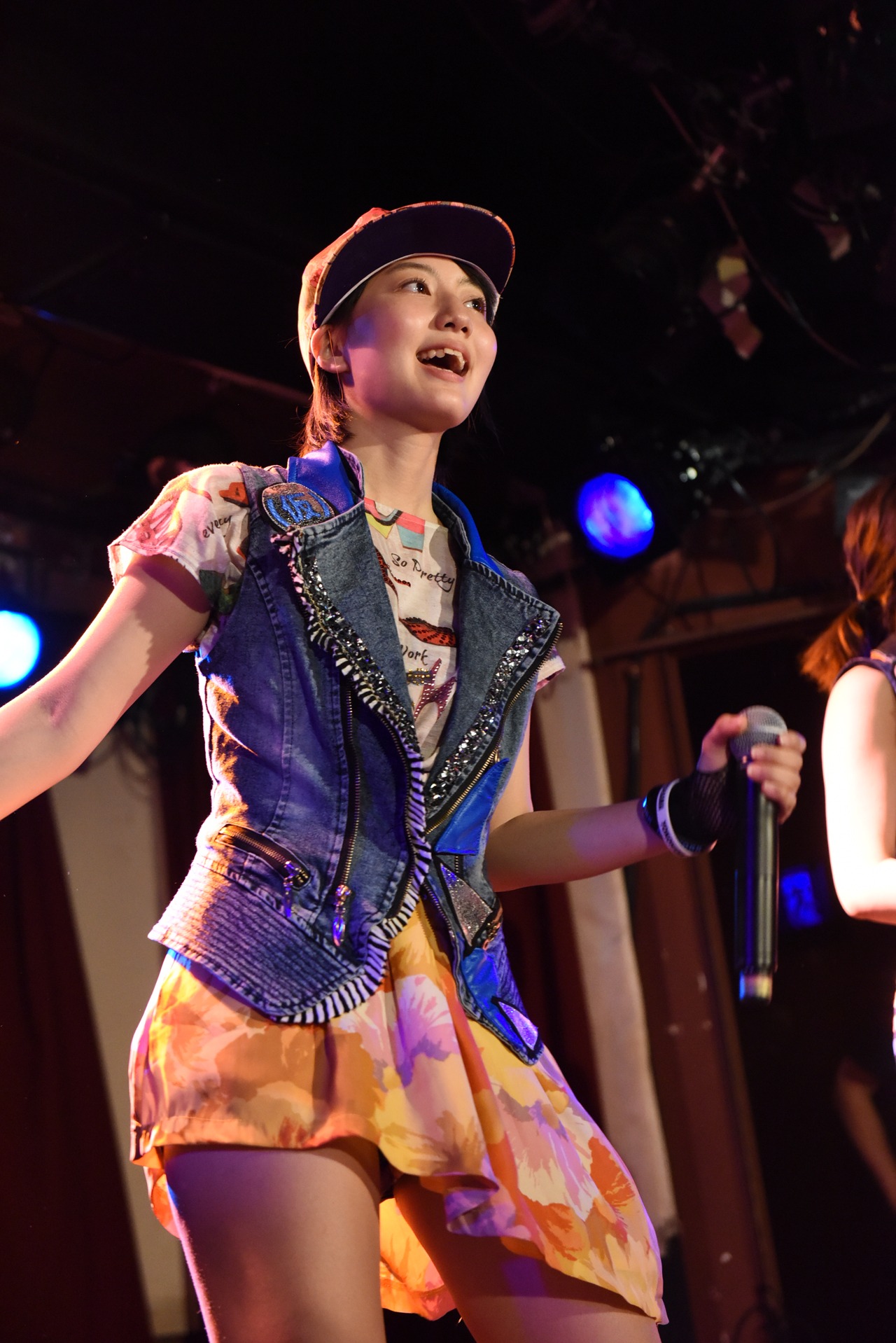 新井愛瞳