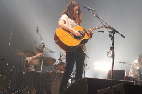 片平里菜「3rdワンマンツアー2016“そんなふうに愛することができる？”」東京・Zepp DiverCity TOKYO公演の様子。（撮影：オノツトム）