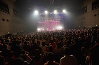 片平里菜「3rdワンマンツアー2016“そんなふうに愛することができる？”」東京・Zepp DiverCity TOKYO公演の様子。（撮影：オノツトム）