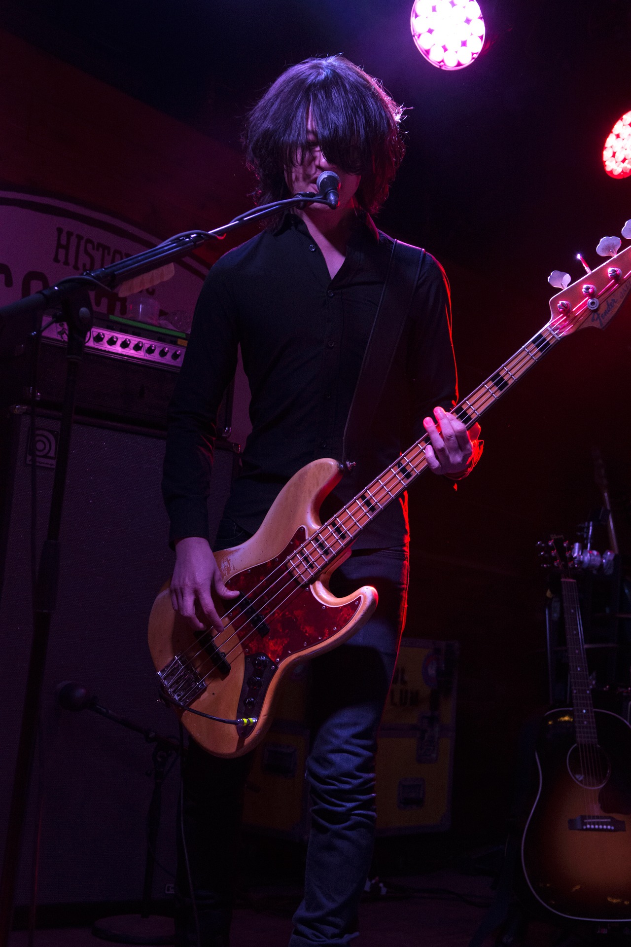 磯部寛之（B, Cho）（Photo by Abbey Raymonde）