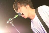 庵原将平（Vo, B / SHANK）（Photo by SARUYA AYUMI[SARU]）