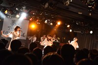 Negiccoによるライブの様子。