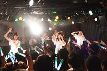 Negiccoによるライブの様子。