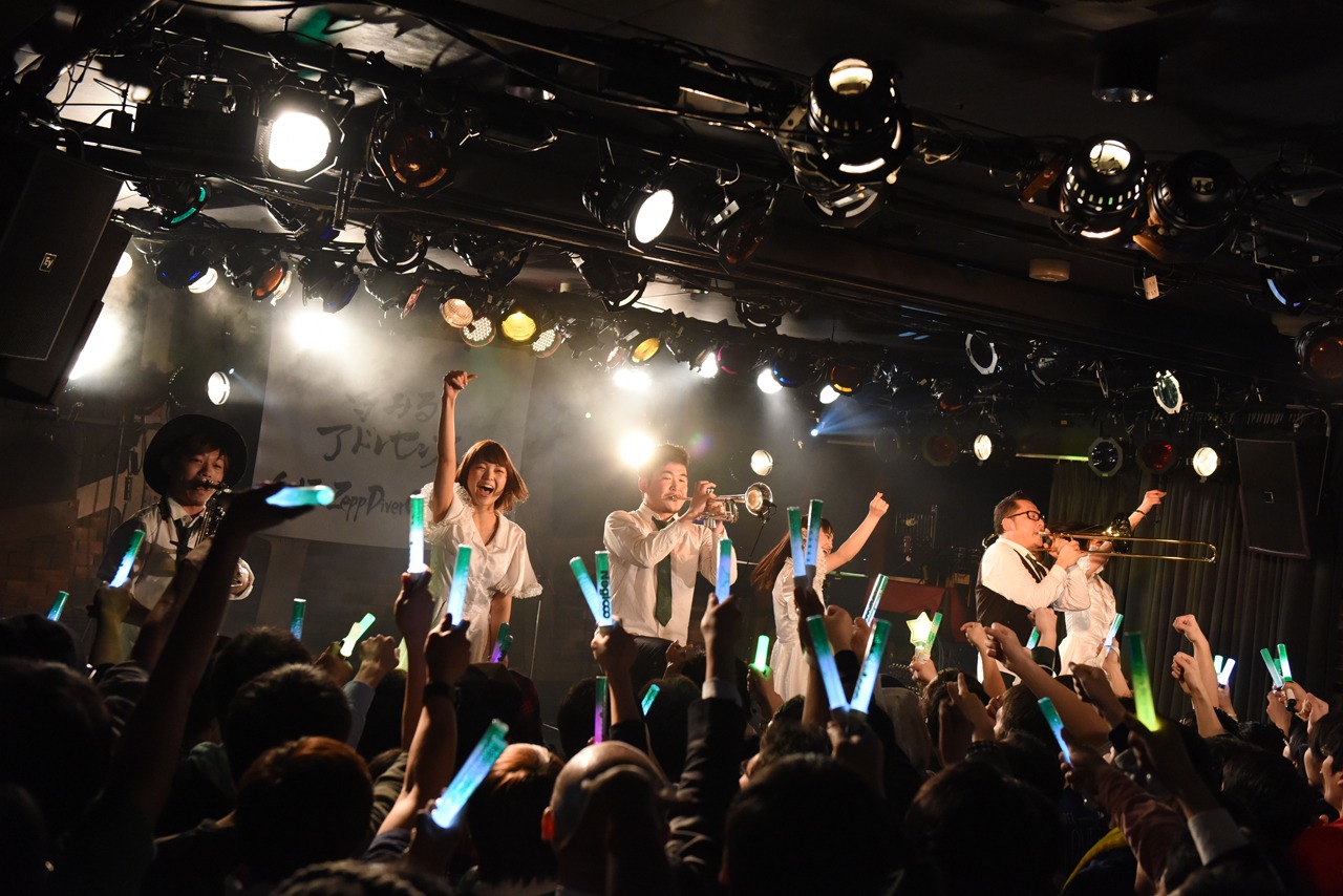 Negiccoによるライブの様子。