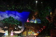 「劇団乙女新党×ハローキティ ミュージカル公演 in サンリオピューロランド ～雨とリボンと乙女とハローキティ～」の様子。