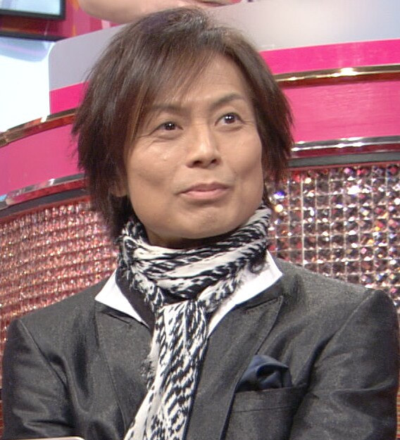 モーニング娘。OGとAKB48、つんく♂を前に真剣パフォーマンス対決