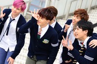 収録に臨む超特急。