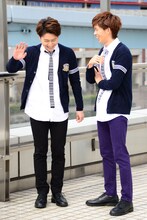 談笑するコーイチとリョウガ。