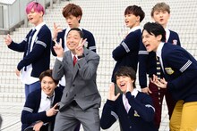 団長先生（中央）と超特急。