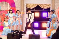 パフォーマンスを繰り広げる清 竜人25。