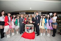 六本木横丁オープニングセレモニーの様子。（写真提供：Being）