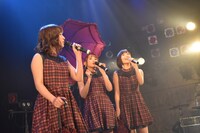 左からあすか、KANA、ミク。