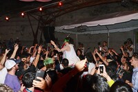 水曜日のカンパネラのライブの様子。