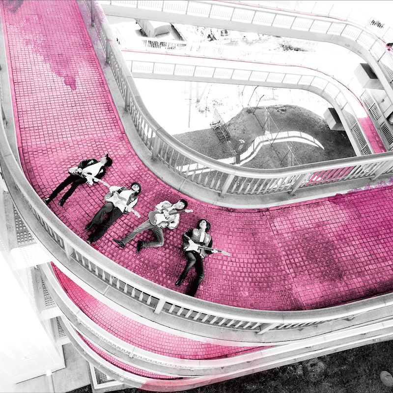 NICO Touches the Walls「ストラト」通常盤ジャケット