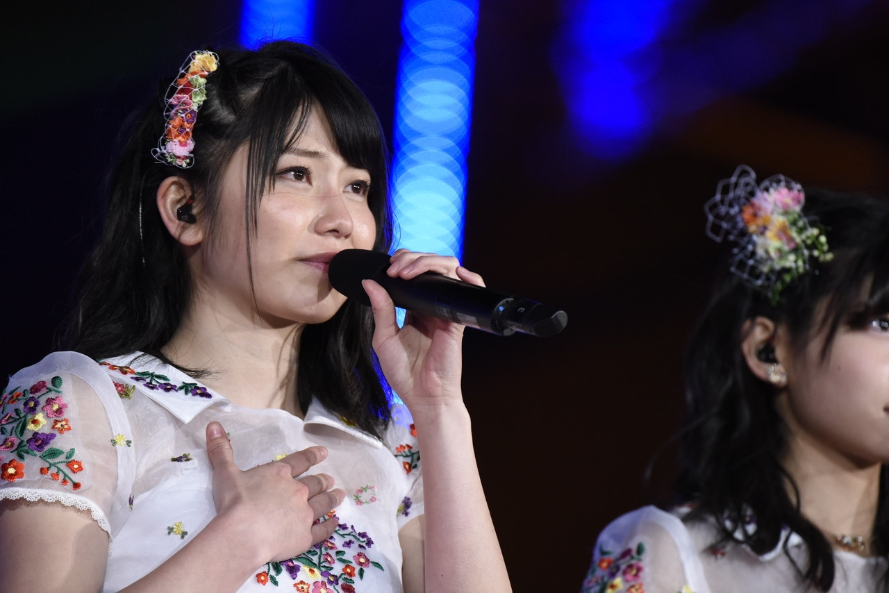 横山由依 (c)AKS