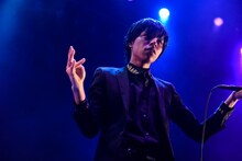 アヴちゃん（Vo / 女王蜂）（撮影：釘野孝宏）