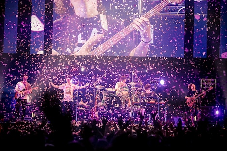 「春になっても」を演奏するキュウソネコカミ。（Photo by Viola Kam [V'z Twinkle Photography]）