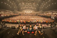 キュウソネコカミ「DMCC REAL ONEMAN TOUR -EXTRA!!!-」千葉・幕張イベントホール公演の様子。（撮影：丹部美咲）