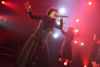 BiSH「BiSH IDOL SWINDLE TOUR」東京・ステラボール公演の様子。