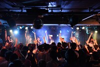 「PiiiiiiiN 3カ月連続出張定期公演 ～Road to Zepp DiverCity～」大阪公演の様子。